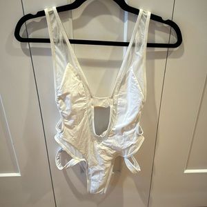Kopper & Zink women’s size Small white one piece swimsuit with rose gold clasp